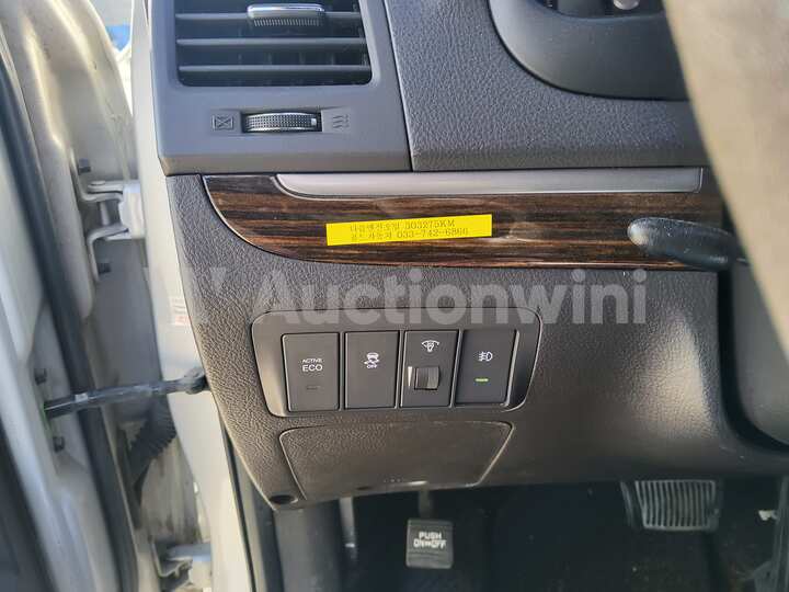 Hyundai SantaFe 2011 — 34