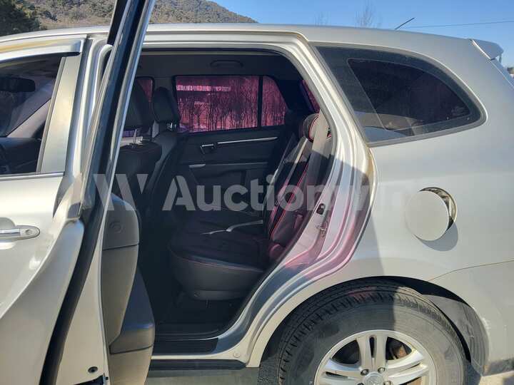 Hyundai SantaFe 2011 — 46