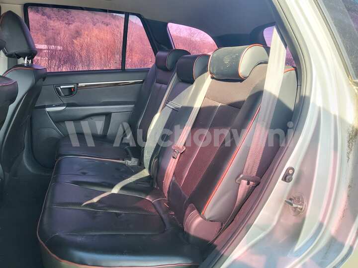 Hyundai SantaFe 2011 — 47