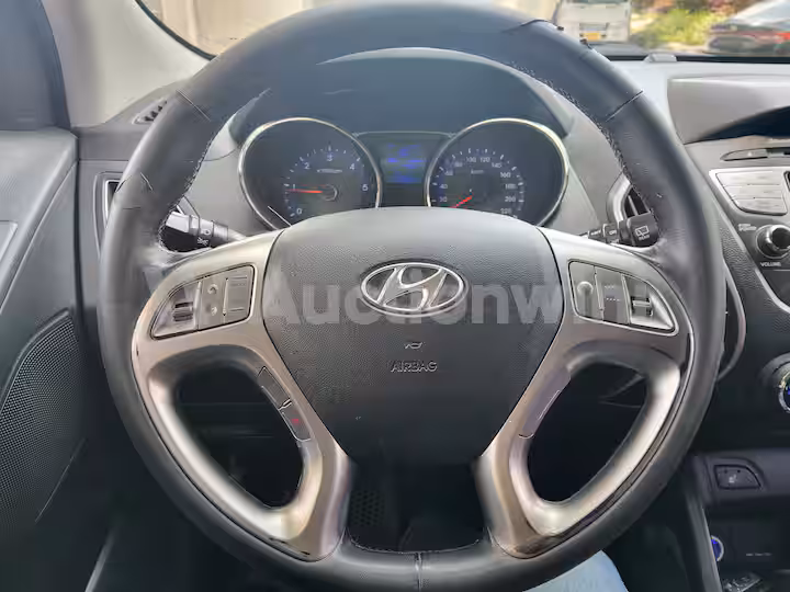 Hyundai Tucson 2012 — 37
