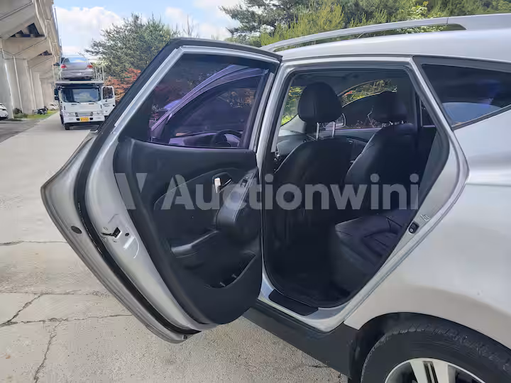 Hyundai Tucson 2012 — 47