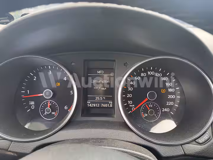 Volkswagen Golf 2012 — 38