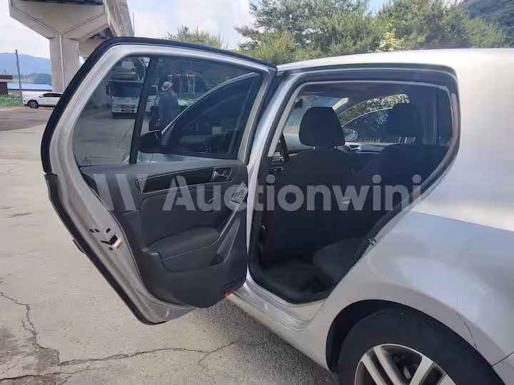 Volkswagen Golf 2012 — 51