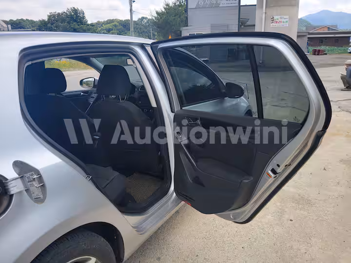 Volkswagen Golf 2012 — 61