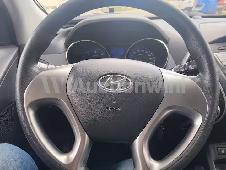 Hyundai Tucson 2011 — 38