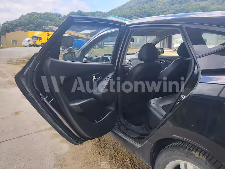 Hyundai Tucson 2011 — 48