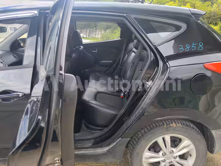 Hyundai Tucson 2011 — 49