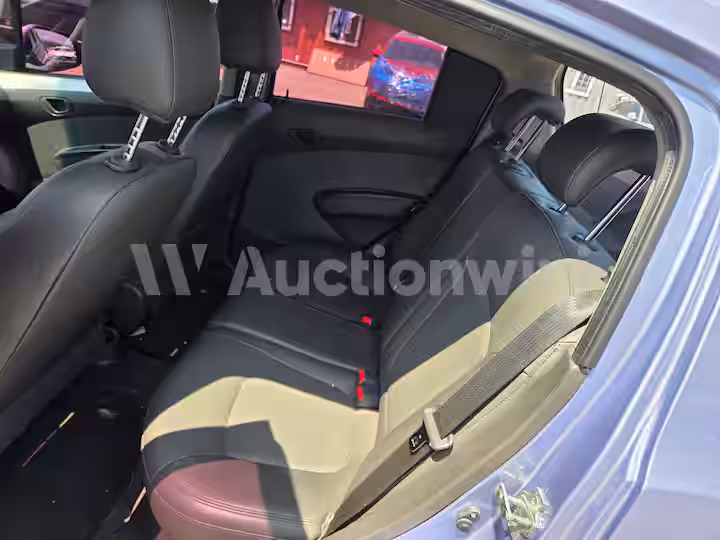 Chevrolet Spark 2015 — 29