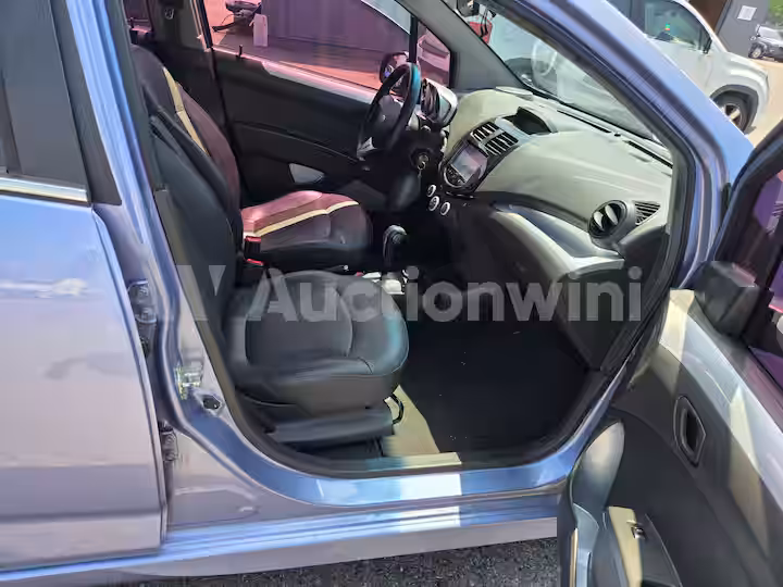 Chevrolet Spark 2015 — 32