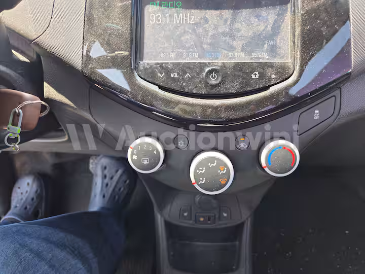 Chevrolet Spark 2015 — 57