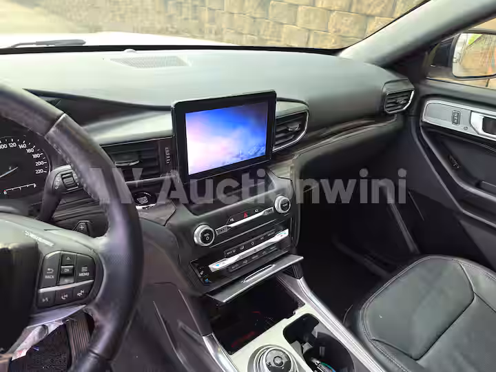 Ford Explorer 2020 — 34