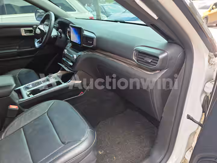 Ford Explorer 2020 — 50