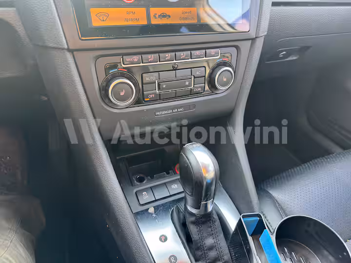 Volkswagen Golf 2012 — 34