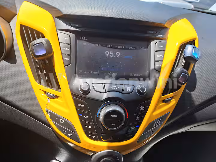 Hyundai Veloster 2012 — 18