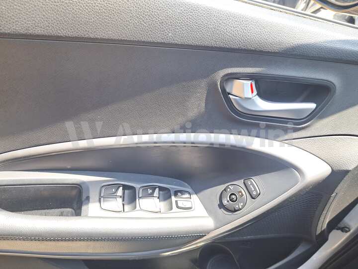 Hyundai SantaFe 2015 — 13