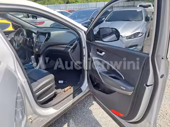 Hyundai SantaFe 2015 — 32