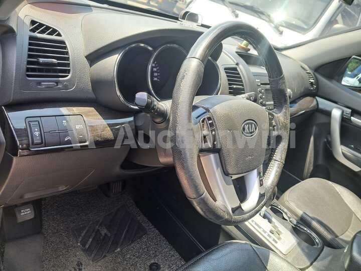 Kia Sorento 2010 — 16