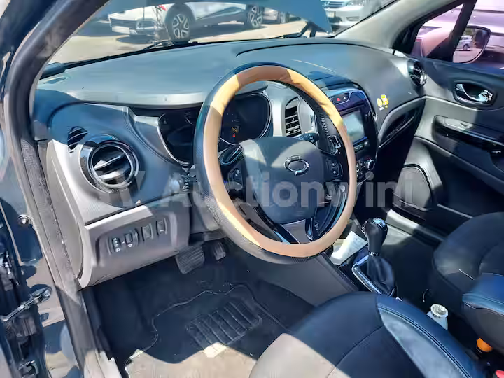 Renault QM3 2015 — 40