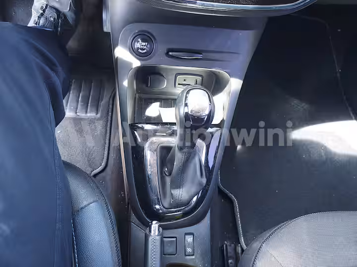 Renault QM3 2015 — 48