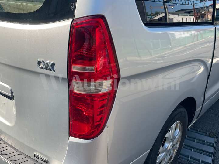Hyundai Starex 2010 — 18