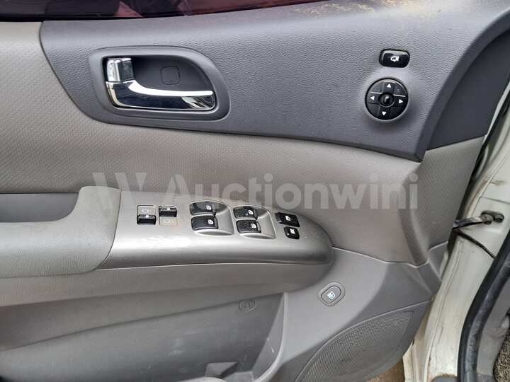 Kia Carnival 2011 — 13