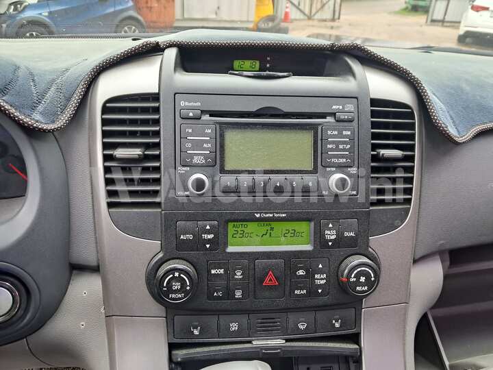 Kia Carnival 2011 — 18