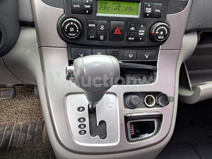 Kia Carnival 2011 — 19