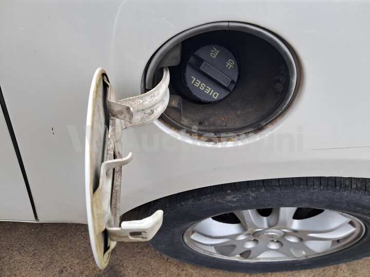 Kia Carnival 2011 — 26