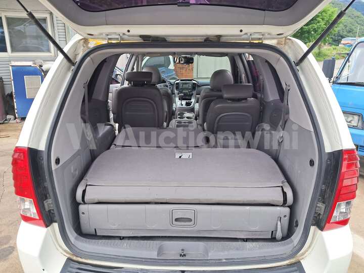 Kia Carnival 2011 — 31