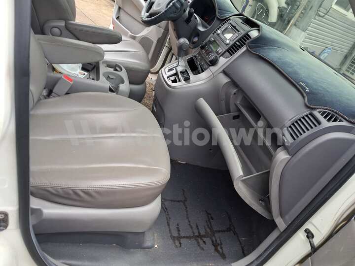 Kia Carnival 2011 — 35