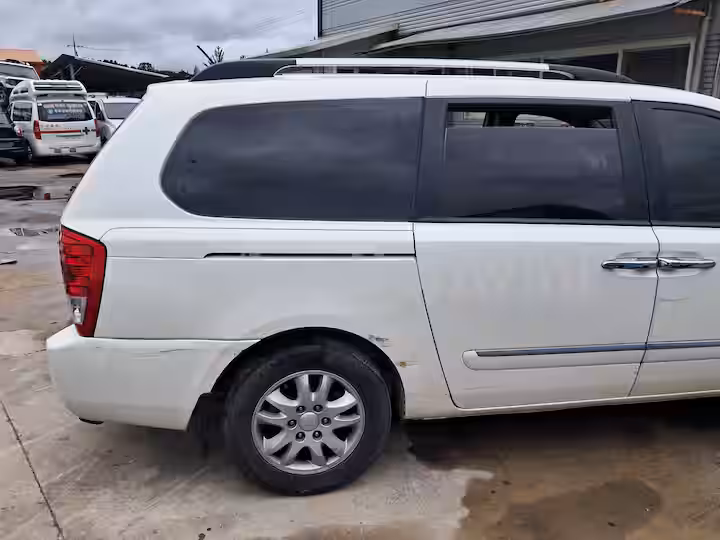 Kia Carnival 2011 — 5
