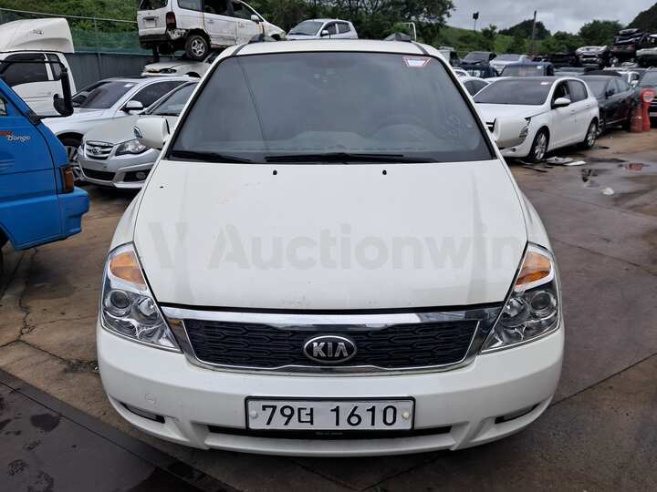 Kia Carnival 2011 — 8
