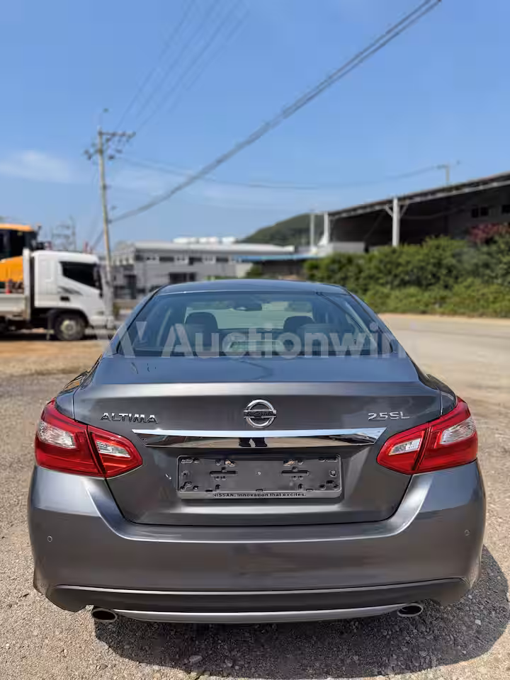 Nissan Altima 2017 — 10