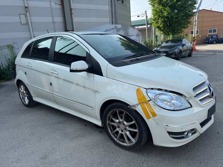 Mercedes Benz B Class 2010 — 2