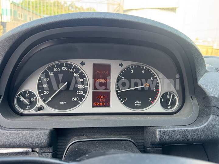 Mercedes Benz B Class 2010 — 9