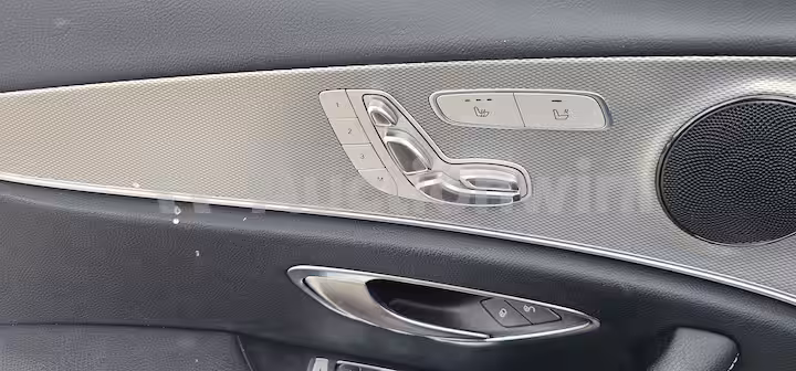 Mercedes Benz E Class 2019 — 17