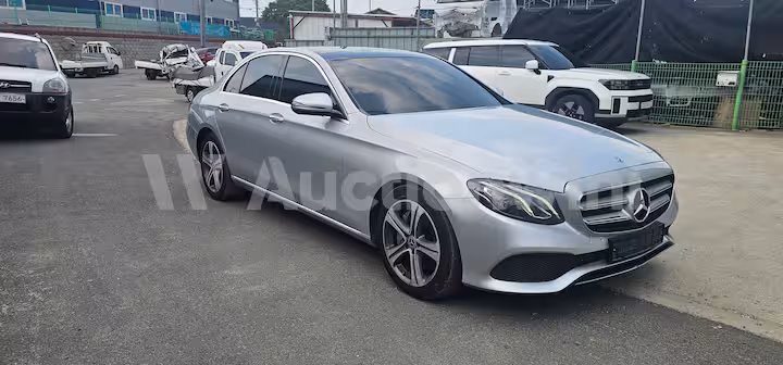 Mercedes Benz E Class 2019 — 19