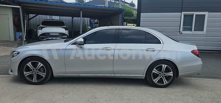 Mercedes Benz E Class 2019 — 3