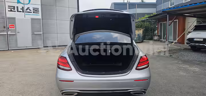 Mercedes Benz E Class 2019 — 8
