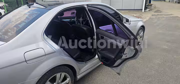 Mercedes Benz C Class 2010 — 11