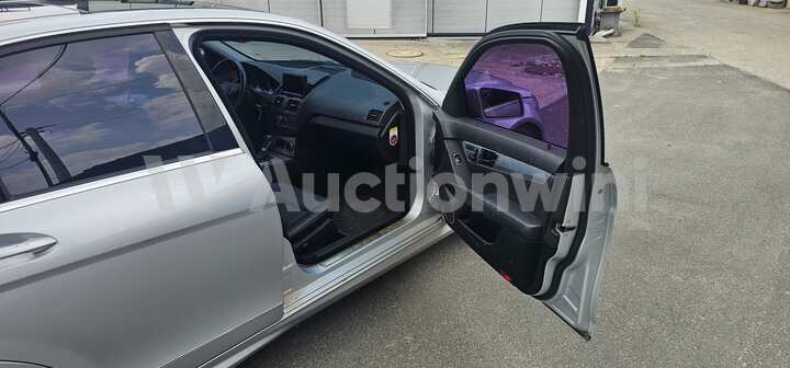 Mercedes Benz C Class 2010 — 13