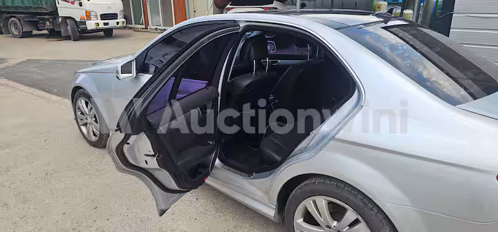 Mercedes Benz C Class 2010 — 15