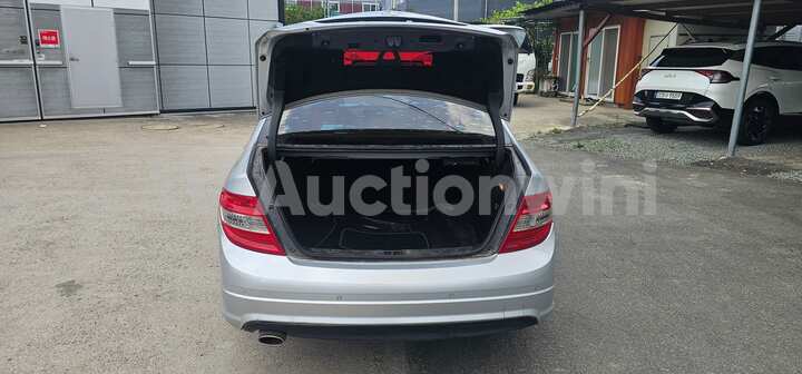 Mercedes Benz C Class 2010 — 9