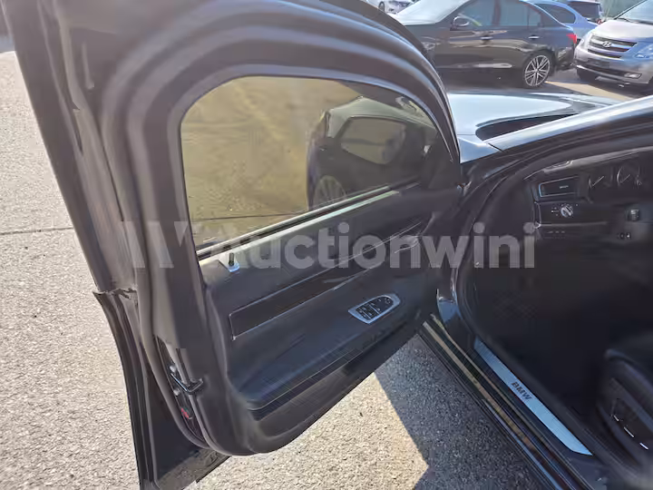 BMW 7 Series 2012 — 26