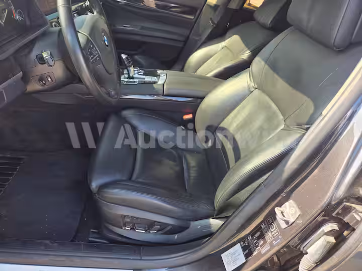 BMW 7 Series 2012 — 27