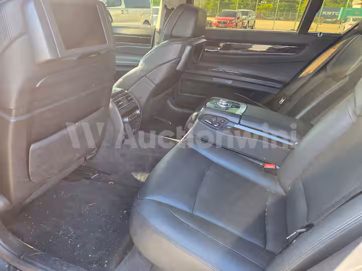 BMW 7 Series 2012 — 29