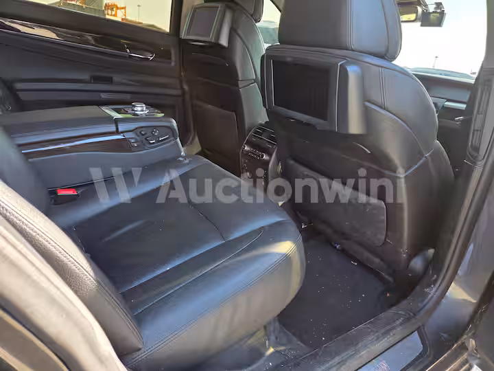 BMW 7 Series 2012 — 30