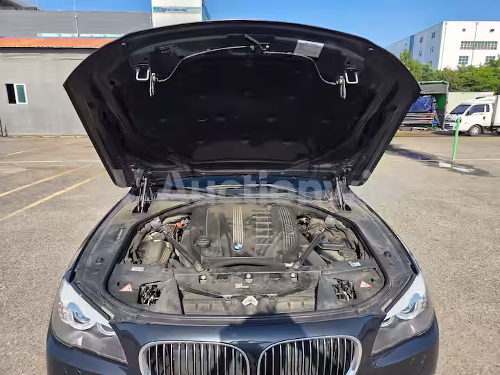 BMW 7 Series 2012 — 33