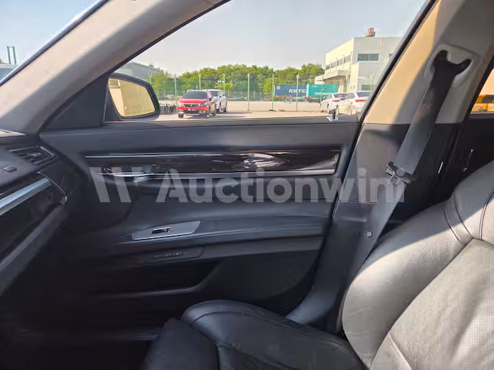 BMW 7 Series 2012 — 53