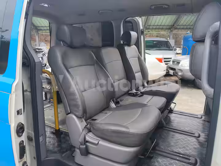 Hyundai Starex 2010 — 57